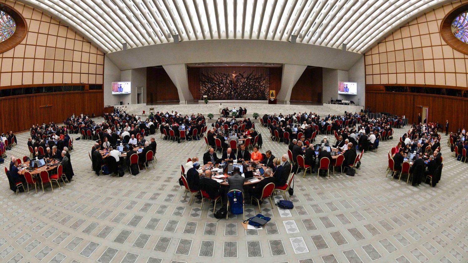 Báo cáo Thượng Hội đồng: Không thể thay đổi giáo lý của Giáo hội về hôn nhân một vợ một chồng